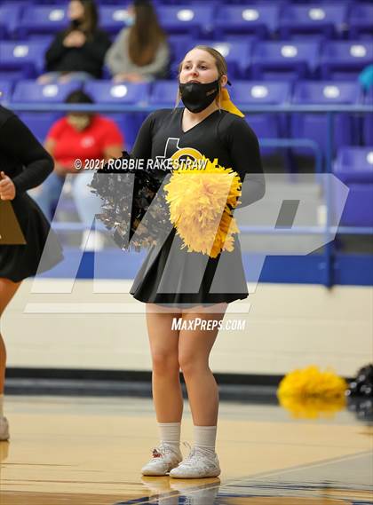 Thumbnail 3 in University vs. Crandall (UIL 5A Bi-District) photogallery.