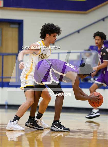 Thumbnail 1 in University vs. Crandall (UIL 5A Bi-District) photogallery.