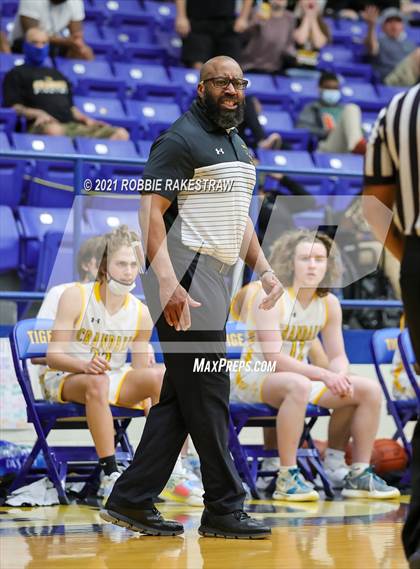 Thumbnail 2 in University vs. Crandall (UIL 5A Bi-District) photogallery.
