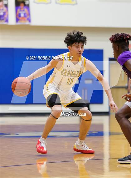 Thumbnail 3 in University vs. Crandall (UIL 5A Bi-District) photogallery.