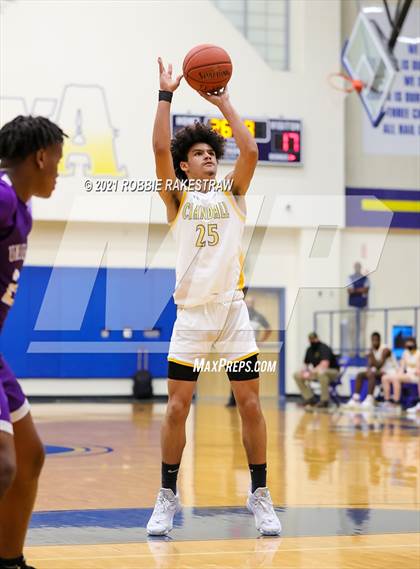 Thumbnail 3 in University vs. Crandall (UIL 5A Bi-District) photogallery.