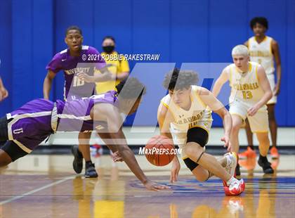 Thumbnail 1 in University vs. Crandall (UIL 5A Bi-District) photogallery.
