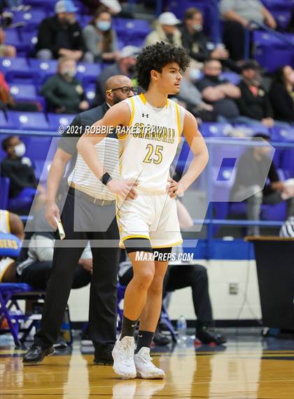 Thumbnail 1 in University vs. Crandall (UIL 5A Bi-District) photogallery.