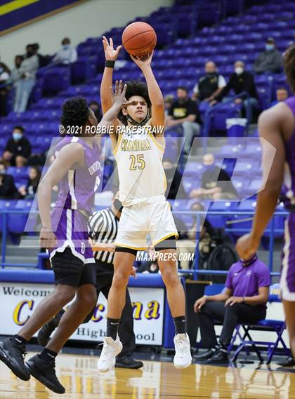 Thumbnail 2 in University vs. Crandall (UIL 5A Bi-District) photogallery.