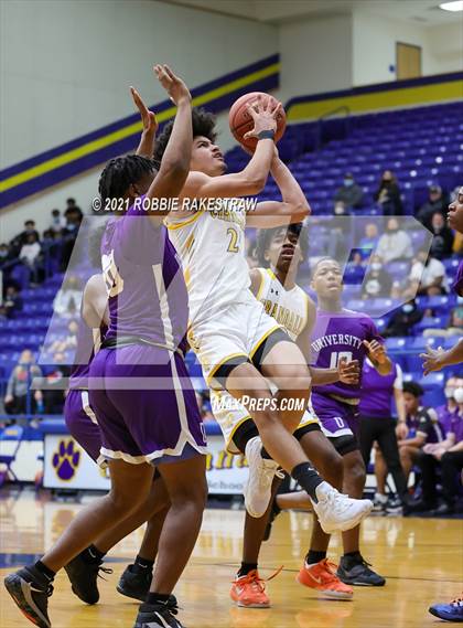 Thumbnail 2 in University vs. Crandall (UIL 5A Bi-District) photogallery.