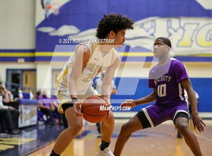 Thumbnail 1 in University vs. Crandall (UIL 5A Bi-District) photogallery.