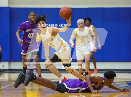 Thumbnail 3 in University vs. Crandall (UIL 5A Bi-District) photogallery.