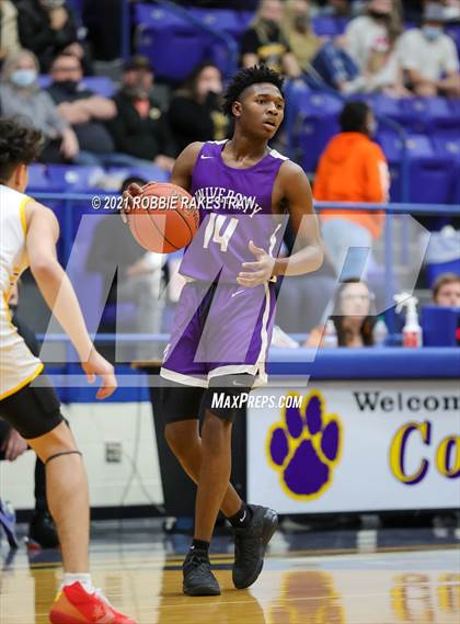 Thumbnail 1 in University vs. Crandall (UIL 5A Bi-District) photogallery.