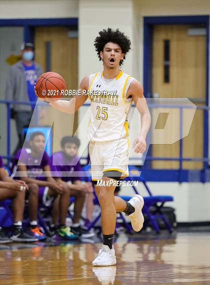Thumbnail 2 in University vs. Crandall (UIL 5A Bi-District) photogallery.