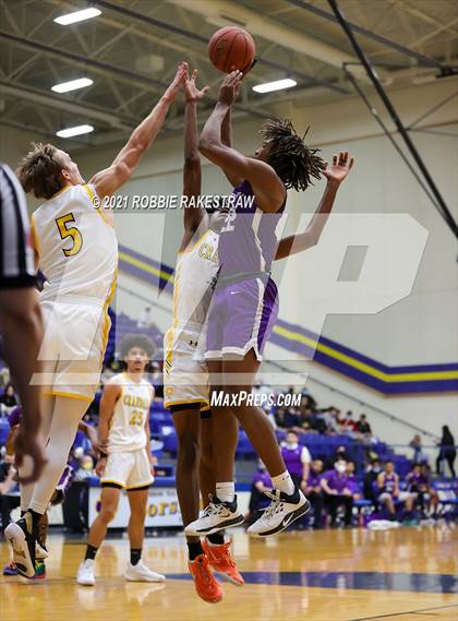 Thumbnail 1 in University vs. Crandall (UIL 5A Bi-District) photogallery.