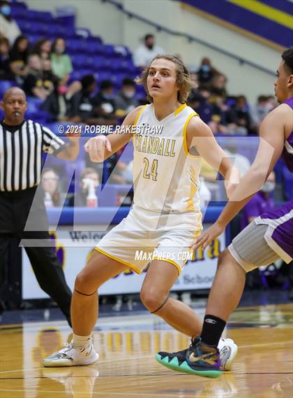 Thumbnail 3 in University vs. Crandall (UIL 5A Bi-District) photogallery.