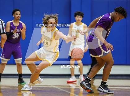 Thumbnail 2 in University vs. Crandall (UIL 5A Bi-District) photogallery.