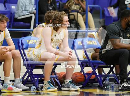 Thumbnail 2 in University vs. Crandall (UIL 5A Bi-District) photogallery.