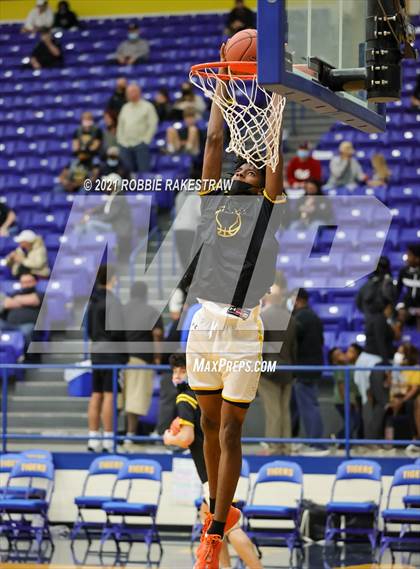 Thumbnail 1 in University vs. Crandall (UIL 5A Bi-District) photogallery.