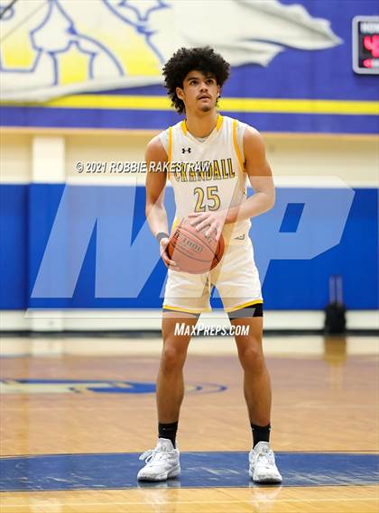 Thumbnail 3 in University vs. Crandall (UIL 5A Bi-District) photogallery.