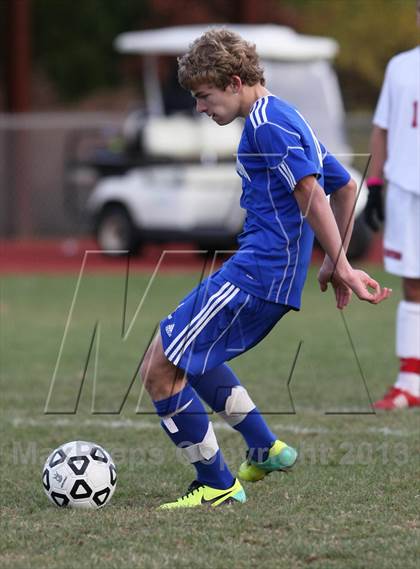 Thumbnail 1 in Cromwell vs East Hampton (CIAC Class S Quarterfinal) photogallery.