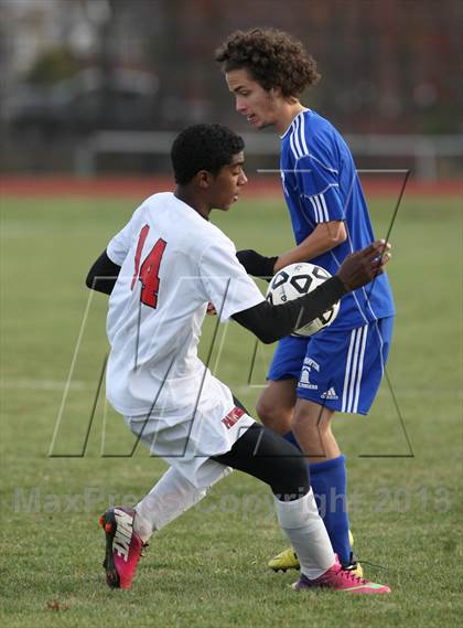 Thumbnail 2 in Cromwell vs East Hampton (CIAC Class S Quarterfinal) photogallery.