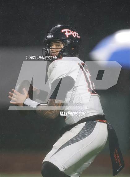 Thumbnail 3 in De La Salle vs. Pittsburg (CIF NCS Open Final) photogallery.