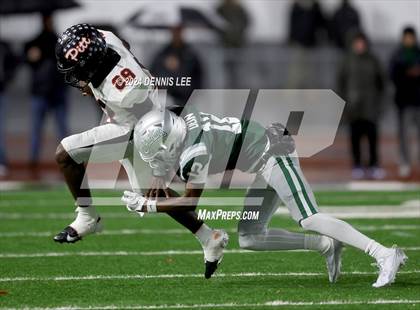 Thumbnail 2 in De La Salle vs. Pittsburg (CIF NCS Open Final) photogallery.