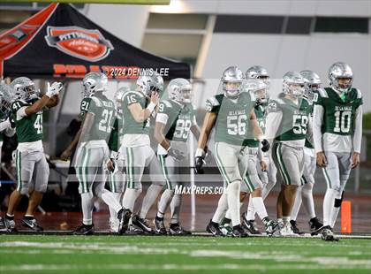 Thumbnail 3 in De La Salle vs. Pittsburg (CIF NCS Open Final) photogallery.