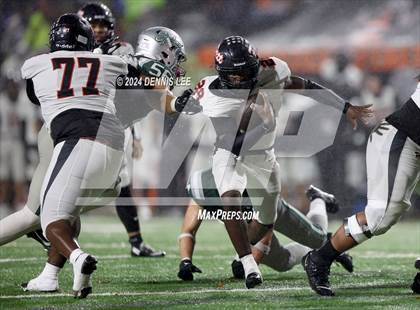 Thumbnail 2 in De La Salle vs. Pittsburg (CIF NCS Open Final) photogallery.