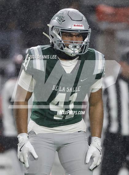 Thumbnail 3 in De La Salle vs. Pittsburg (CIF NCS Open Final) photogallery.