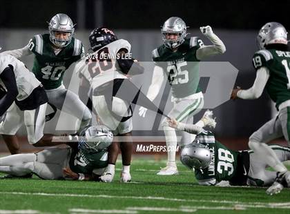 Thumbnail 3 in De La Salle vs. Pittsburg (CIF NCS Open Final) photogallery.