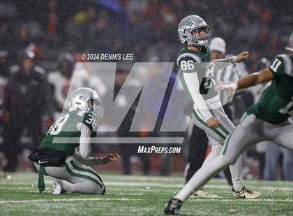 Thumbnail 2 in De La Salle vs. Pittsburg (CIF NCS Open Final) photogallery.