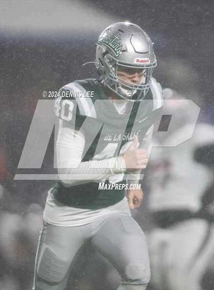 Thumbnail 3 in De La Salle vs. Pittsburg (CIF NCS Open Final) photogallery.