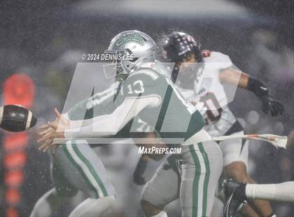 Thumbnail 3 in De La Salle vs. Pittsburg (CIF NCS Open Final) photogallery.