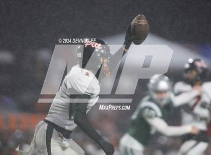 Thumbnail 3 in De La Salle vs. Pittsburg (CIF NCS Open Final) photogallery.