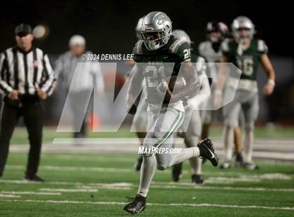 Thumbnail 2 in De La Salle vs. Pittsburg (CIF NCS Open Final) photogallery.