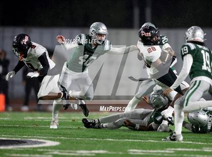 Thumbnail 2 in De La Salle vs. Pittsburg (CIF NCS Open Final) photogallery.