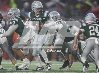 Thumbnail 3 in De La Salle vs. Pittsburg (CIF NCS Open Final) photogallery.