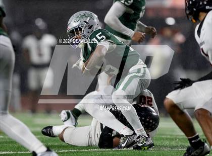 Thumbnail 1 in De La Salle vs. Pittsburg (CIF NCS Open Final) photogallery.