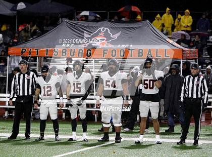 Thumbnail 2 in De La Salle vs. Pittsburg (CIF NCS Open Final) photogallery.