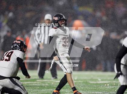 Thumbnail 3 in De La Salle vs. Pittsburg (CIF NCS Open Final) photogallery.