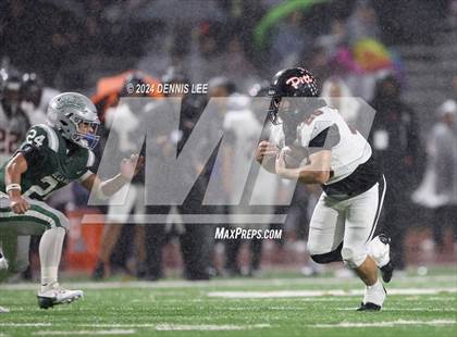 Thumbnail 1 in De La Salle vs. Pittsburg (CIF NCS Open Final) photogallery.