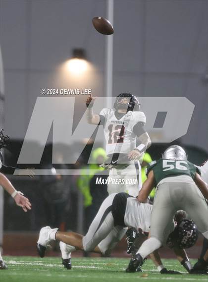 Thumbnail 2 in De La Salle vs. Pittsburg (CIF NCS Open Final) photogallery.