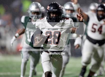 Thumbnail 3 in De La Salle vs. Pittsburg (CIF NCS Open Final) photogallery.