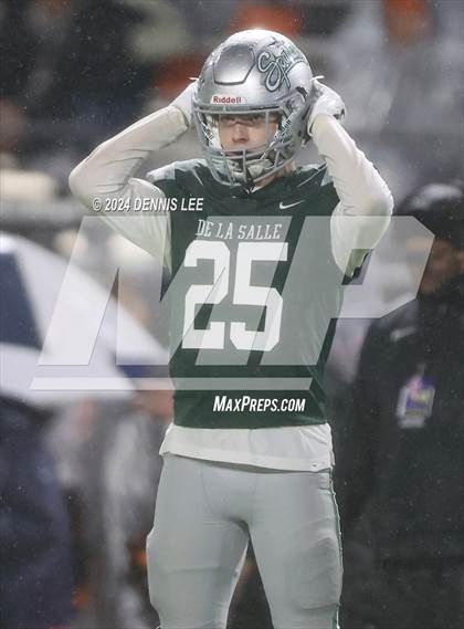 Thumbnail 2 in De La Salle vs. Pittsburg (CIF NCS Open Final) photogallery.