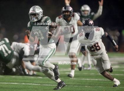 Thumbnail 1 in De La Salle vs. Pittsburg (CIF NCS Open Final) photogallery.