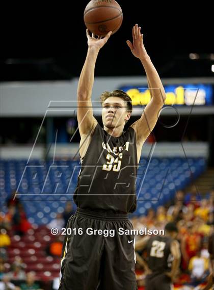 Thumbnail 3 in Berkeley vs Crespi (CIF State D1 Final) photogallery.