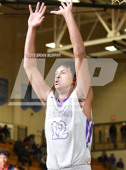 Thumbnail 1 in Nathan Hale vs. Garfield (Les Schwab Invitational) photogallery.