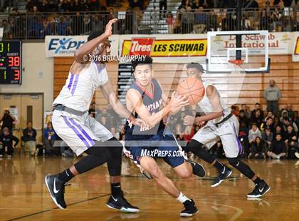 Thumbnail 3 in Nathan Hale vs. Garfield (Les Schwab Invitational) photogallery.