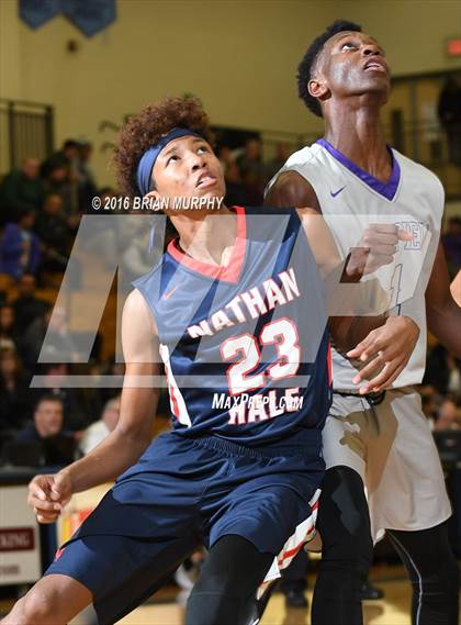 Thumbnail 3 in Nathan Hale vs. Garfield (Les Schwab Invitational) photogallery.