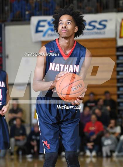 Thumbnail 2 in Nathan Hale vs. Garfield (Les Schwab Invitational) photogallery.