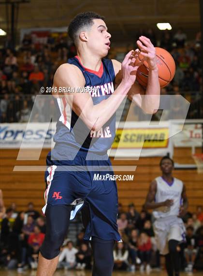 Thumbnail 1 in Nathan Hale vs. Garfield (Les Schwab Invitational) photogallery.