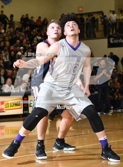 Thumbnail 1 in Nathan Hale vs. Garfield (Les Schwab Invitational) photogallery.