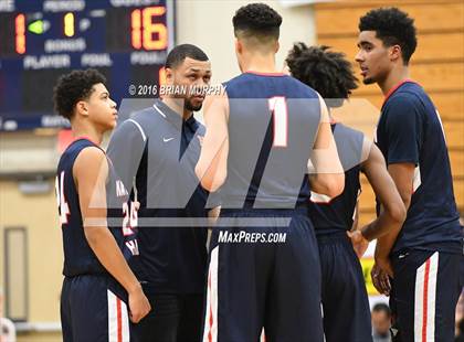 Thumbnail 2 in Nathan Hale vs. Garfield (Les Schwab Invitational) photogallery.